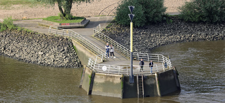 Fundament des alten Unterfeuers von Blankenese