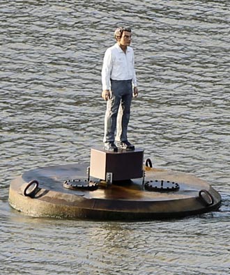 Bojenmann in der Elbe Bojenmann