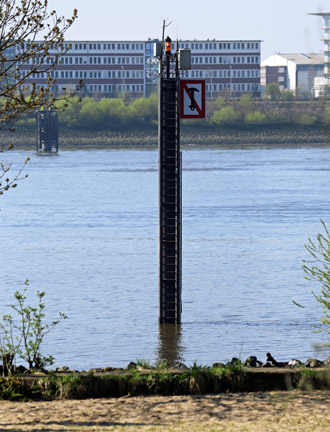 Finkenwerder Messpfahl in Nienstedten