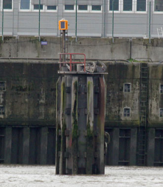 Hafenfeuer FinkenwerderTiefwasserliegeplatzes A