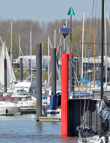 Wedel Osteinfahrt Steuerbord