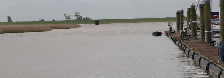 Hafen Petkum an der Ems Pegelmesser Petkum