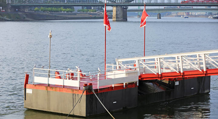Schiffsanlegestelle Rhein River Company