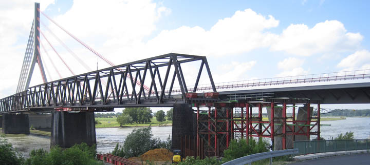 Abriss der alten Rheinbrücke in Wesel Niederrheinbrücke Wesel