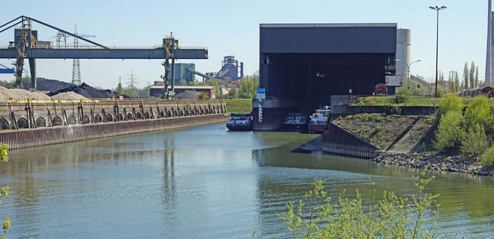 Verladehalle am Südhafen Walsum