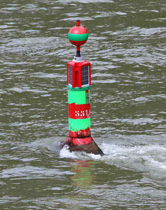 Fahrwasserteilungstonne Geisenrcken Sd