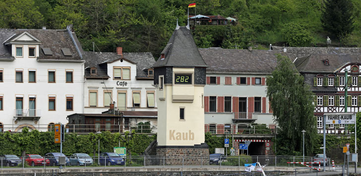 Pegel Kaub am rechten Rheinufer Pegelturm