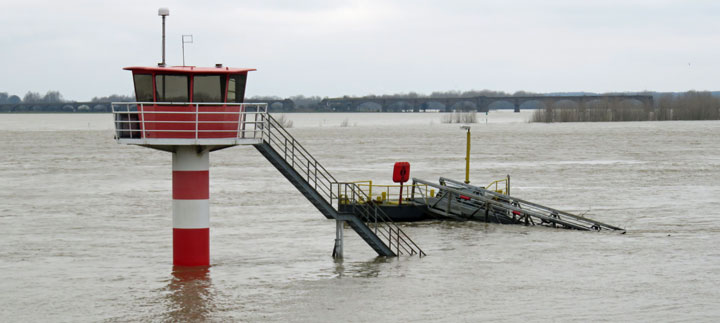 Pegel Wesel bei 9,15 m Hochwasser im Januar 2024 Pegel Wesel bei Hochwasser