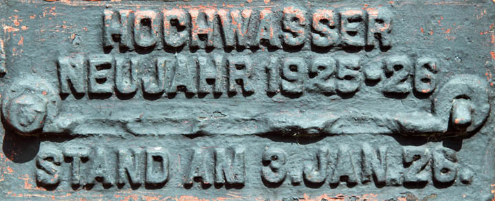 Historischer Hochwassermarke 1926 in Wesel Historischer Pegel in Wesel