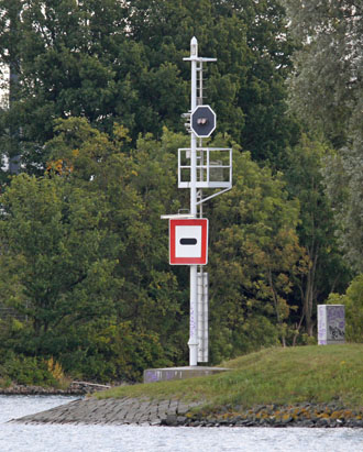 Uferfeuer am Travetunnel Uferfeuer am Travetunnel