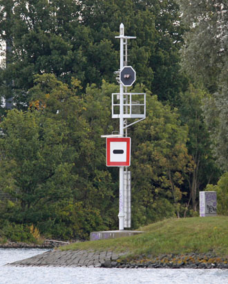 Uferfeuer am Travetunnel