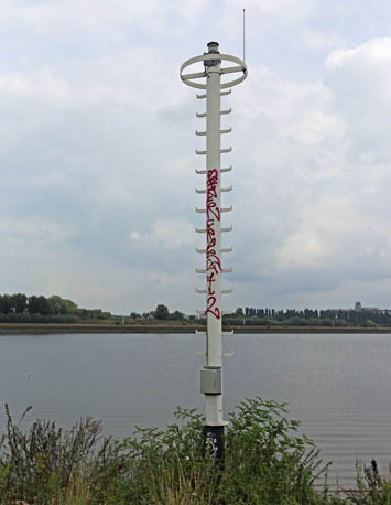 Uferfeuer Neustädter Hafen bei km 6,90 SW