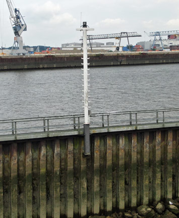 Uferfeuer Neustädter Hafen bei km 7,50 NO