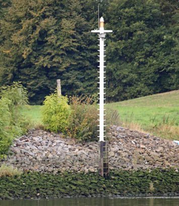 Uferfeuer Unterweser-km 4,40 Südwest Unterweser-km 4,40 Südwest