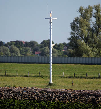Uferfeuer Weser-km 15,00 Nordost Uferfeuer Weser-km 15,00 Nordost
