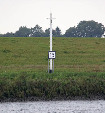 Uferfeuer Weser-km 15,00 Südwest Uferfeuer Weser-km 15,00 Südwest