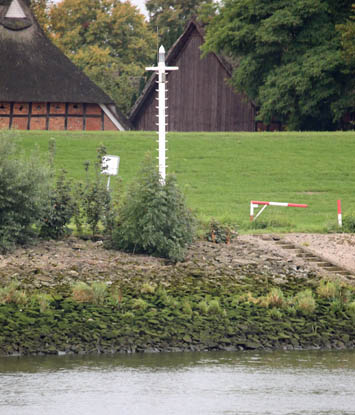 Uferfeuer in Hasenbren bei km 9,50