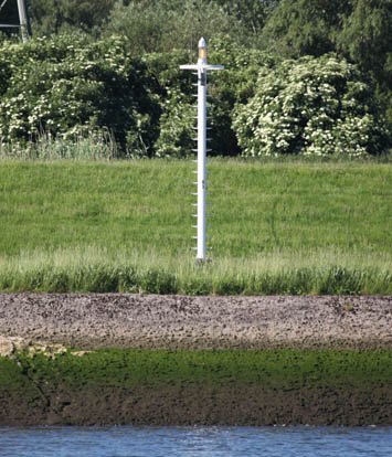 Uferfeuer sdstlich vom Hafen Hasenbren