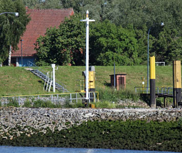 Leuchtbake bei Unterweserkilometer 12,00 Nord