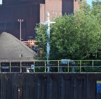 Leuchtfeuer vor dem Bremer Stahlwerk