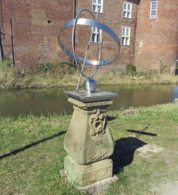 Sonnenuhr im Ringerberger Schlosspark Sonnenuhr Ringerberger Schlosspark
