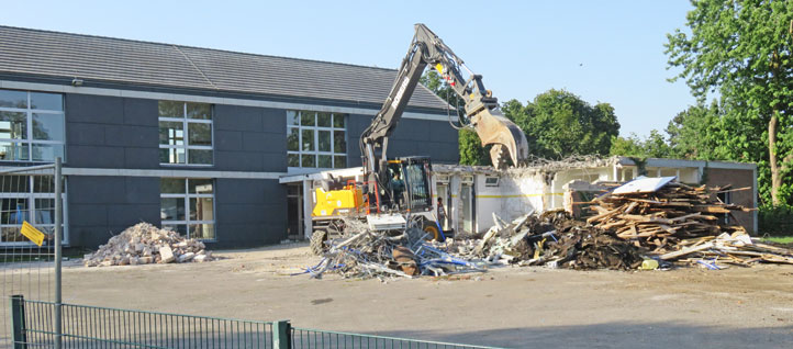 Abriss der Toilettengebäude an der Gesamtschule Hamminkeln Gesamtschule Hamminkeln