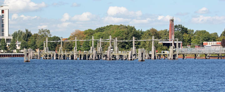 Wilhelmshaven - Großer Hafen Entmagnetisierungsanlage Wilhelmshaven Entmagnetisierungsanlage