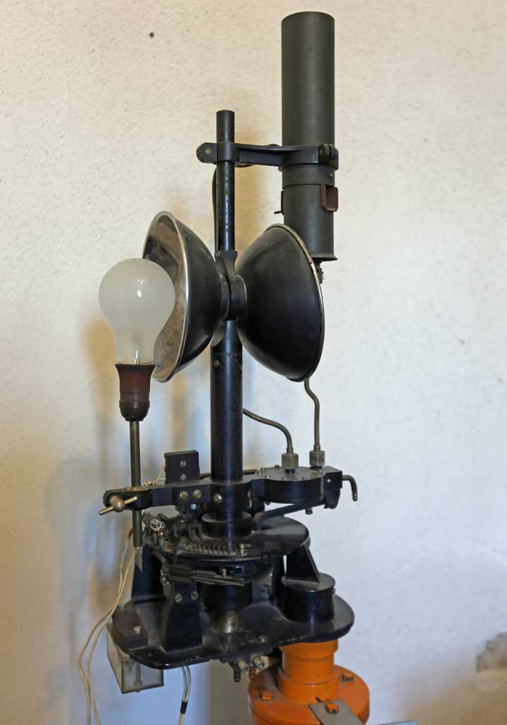 Lichtquellenwechselvorrichtung des alten Leuchtturms Heiligenhafen, im Museum Travemnde