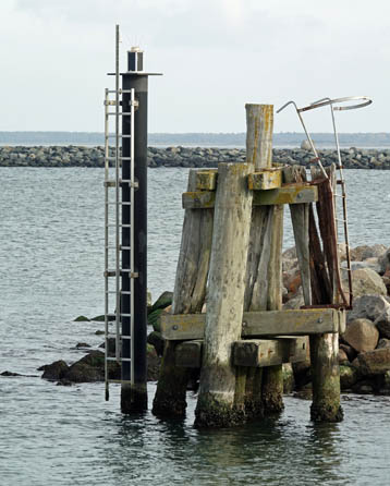 Warnfeuer Warnemünde im Alten Strom Warnfeuer Warnemünde im Alten Strom