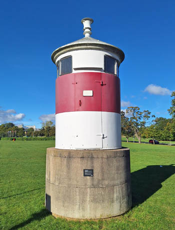 Leuchtturm Brödstycket am Meereshistorischen Museum in Stockholm Leuchtturm Brödstycket