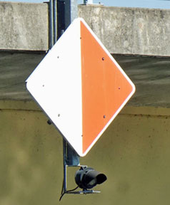 Br�ckenmarkierung Steuerbord