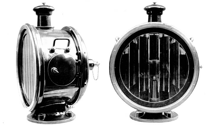 Scheinwerfer mit Manginspiegel Scheinwerfer mit Manginspiegel