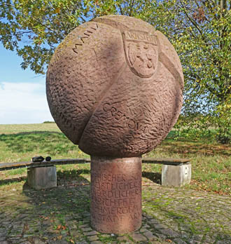 Schnittpunktdenkmal bei Arnstein