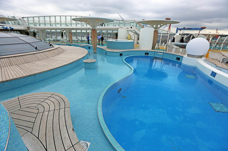 AIDAluna Pool