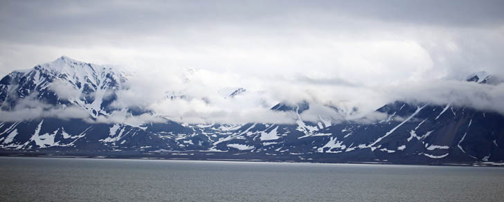 Einfahrt nach Longyearbyen Longyearbyen Einfahrt