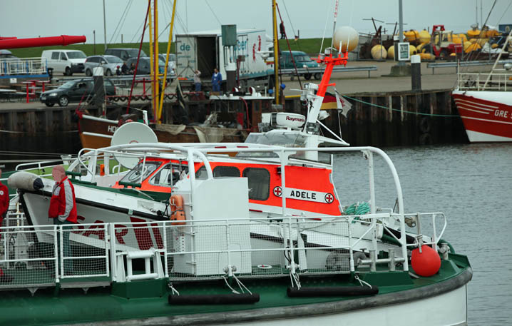 Seenotrettungskreuzer VORMANN STEFFENS mit Tochterboot ADELE Tochterboot ADELE