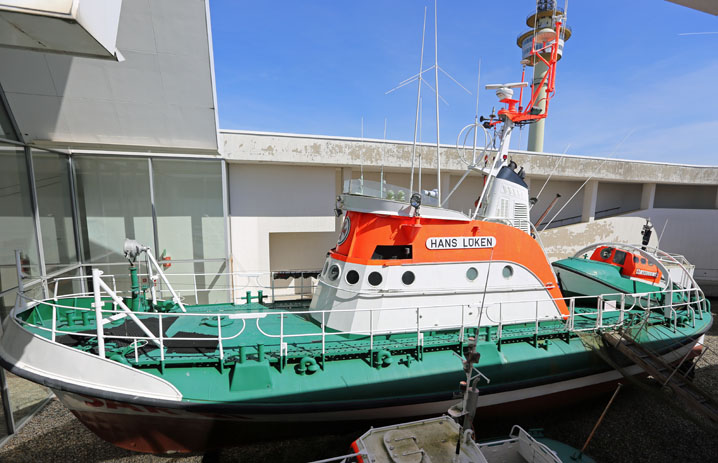 Seenotkreuzer HANS LÜKEN mit Tochterboot ABELIUS Seenotkreuzer HANS LÜKEN