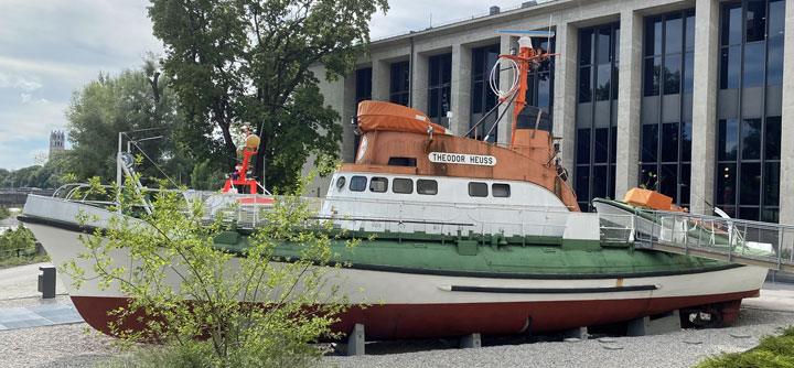 Seenotrettungskreuzer THEODOR HEUSS Seenotkreuzer THEODOR HEUSS